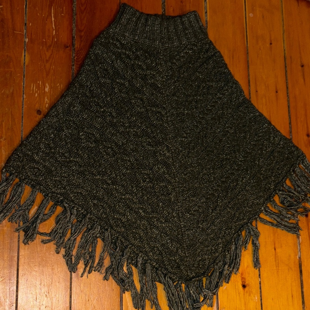 Time and Tru forest green Knit Poncho